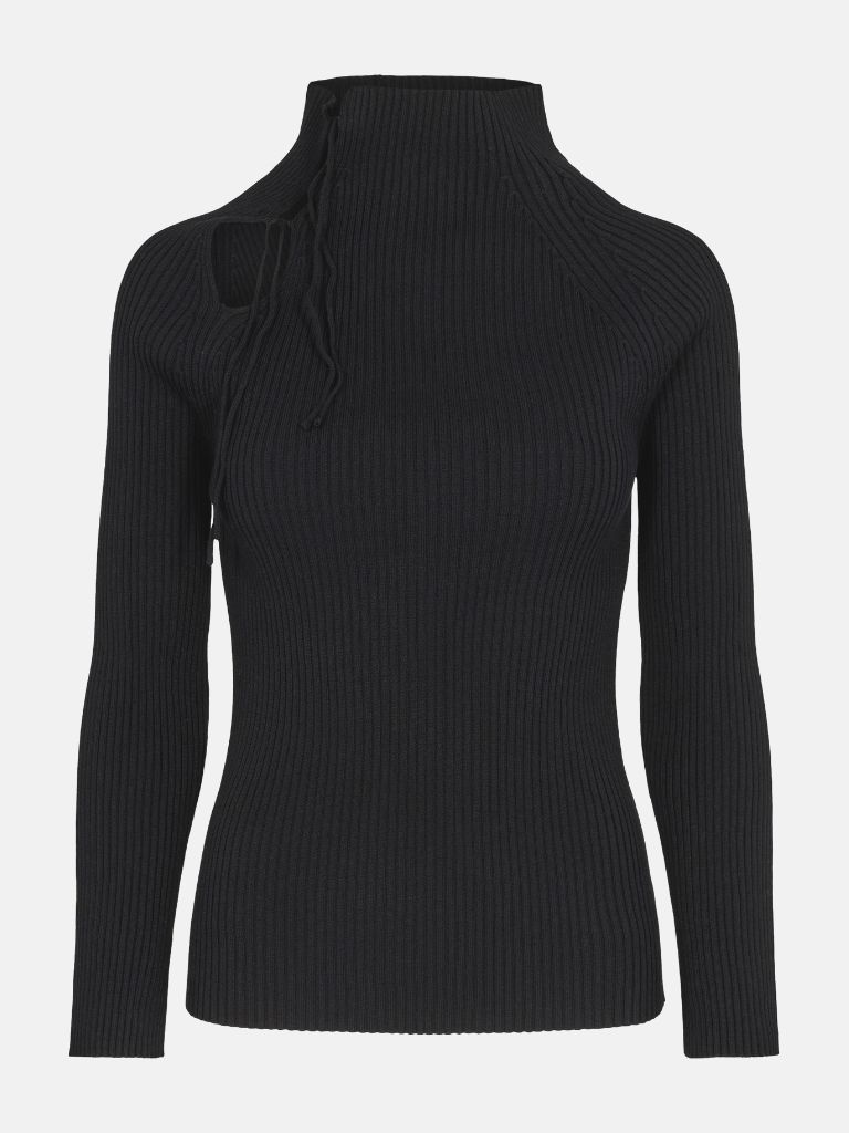 Pullover aus geripptem Stoff in Schwarz mit kleinem Stehkragen und dekorativen Fäden, die von der rechten Schulter runter hängen